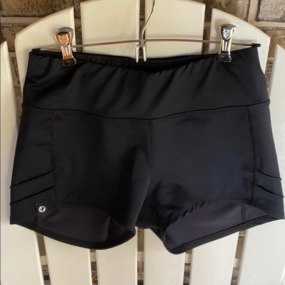 Oiselle Kara Cross Country shorts. Size 4.